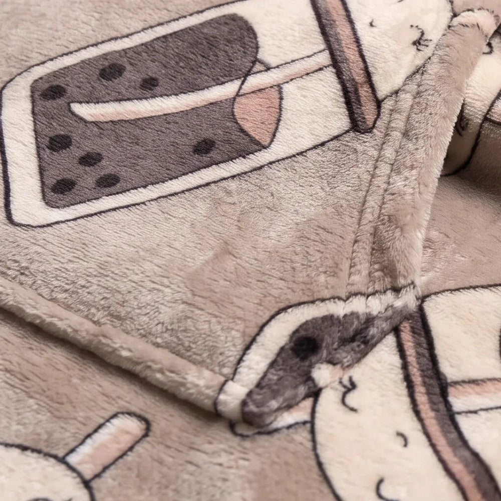 Close-up of the soft Bubble Tea flannel and sherpa lining